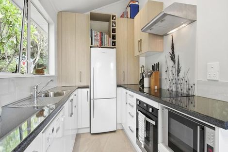 Photo of property in 29 Shetland Street, Glen Eden, Auckland, 0602