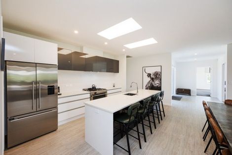 Photo of property in 33 Hartwell Drive, Kelvin Grove, Palmerston North, 4470