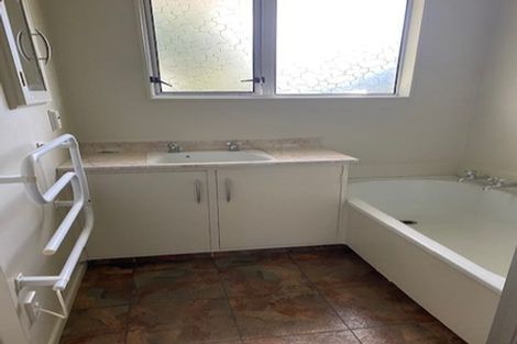Photo of property in 64 Crofton Road, Harewood, Christchurch, 8051