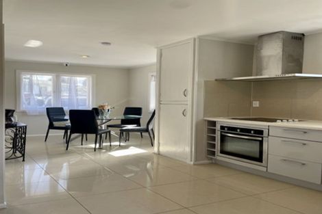 Photo of property in 26 Miller Road, Mangere Bridge, Auckland, 2022