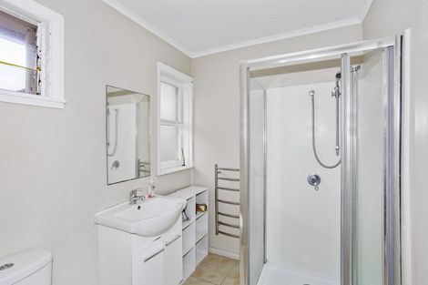 Photo of property in 52 Churchill Avenue, Manurewa, Auckland, 2102