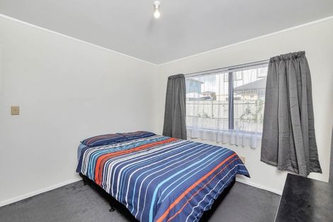 Photo of property in 2/6 Menary Street, Papakura, 2110