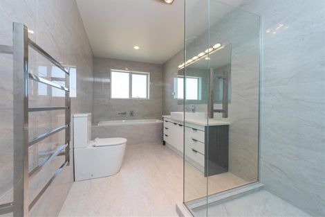 Photo of property in 70 Donegal Park Drive, Flat Bush, Auckland, 2019
