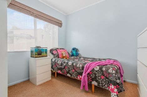 Photo of property in 14 Glenfinn Place, Massey, Auckland, 0614