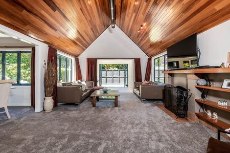 Photo of property in 17a Simla Crescent, Khandallah, Wellington, 6035