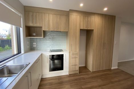 Photo of property in 2 Mikoikoi Crescent, Mangere Bridge, Auckland, 2022