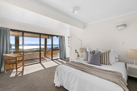 Photo of property in 21 Denholm Road, Hospital Hill, Napier, 4110