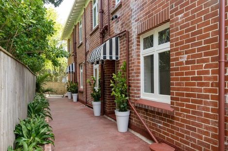 Photo of property in Hamilton Flats, 9u1 Hawker Street, Mount Victoria, Wellington, 6011