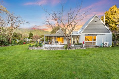 Photo of property in 16 Karu Crescent, Waikanae, 5036