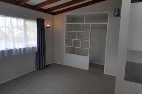 Photo of property in 59 Totaravale Drive, Totara Vale, Auckland, 0629