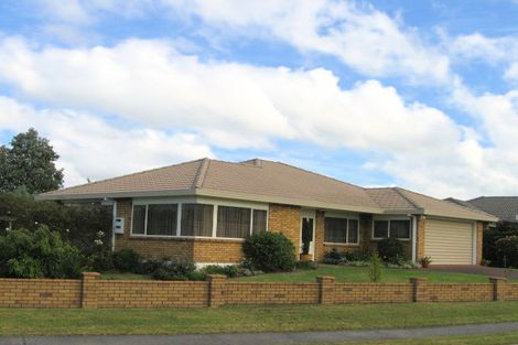 Photo of property in 71 Kath Hopper Drive, Orewa, 0931