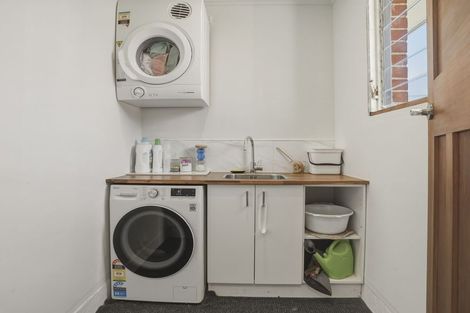 Photo of property in 43 Stamford Street, Balclutha, 9230