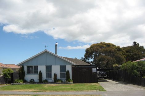 Photo of property in 35 Lamorna Road, Parklands, Christchurch, 8083