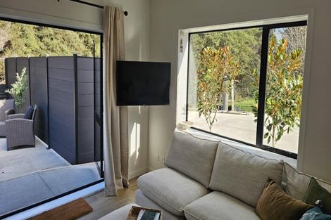 Photo of property in 266 Airlie Road, Plimmerton, Porirua, 5026