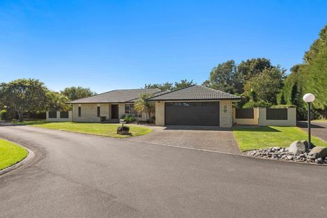 Photo of property in 2 Iwanui Close, Waitara, 4320