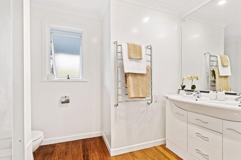 Photo of property in 29 Kokiri Street, Te Atatu South, Auckland, 0610