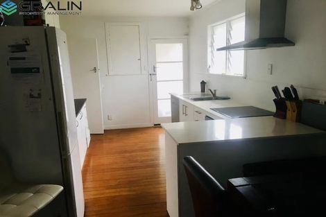 Photo of property in 5 Murray Road, Te Atatu Peninsula, Auckland, 0610