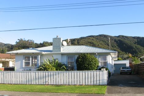Photo of property in 29 Karamu Crescent, Wainuiomata, Lower Hutt, 5014
