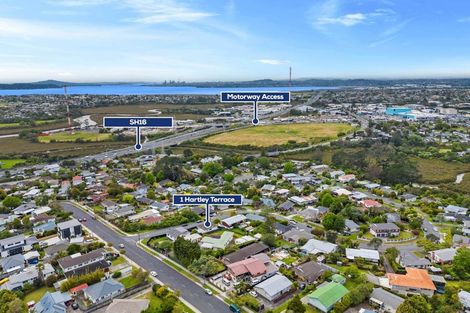 Photo of property in 1 Hartley Terrace, Massey, Auckland, 0614
