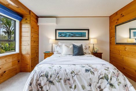 Photo of property in 8 Buckleys Track, Paremoremo, Auckland, 0632