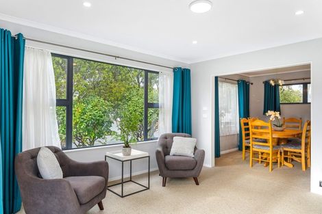 Photo of property in 43 Brightwater Crescent, Totara Park, Upper Hutt, 5018