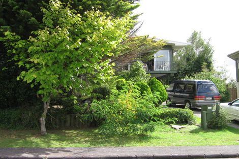 Photo of property in 16 Spence Road, Henderson, Auckland, 0612
