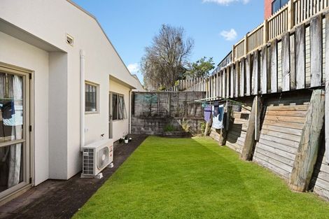 Photo of property in 11a Ruakiwi Road, Hamilton Lake, Hamilton, 3204