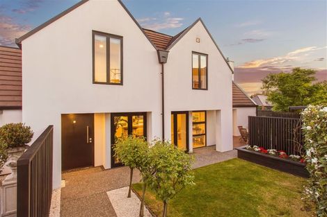 Photo of property in 2/2 Wairarapa Terrace, Merivale, Christchurch, 8014