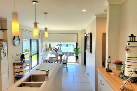 Photo of property in 45 Costa Viva Crescent, Karaka, Papakura, 2113