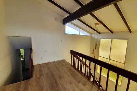 Photo of property in 36 Sunset Road, Unsworth Heights, Auckland, 0632