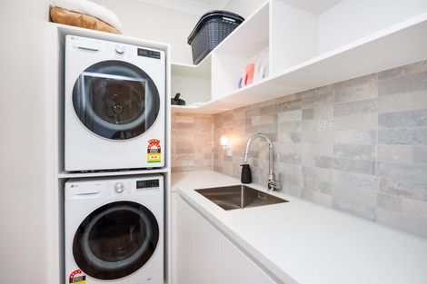 Photo of property in 7 Pirie Street, Palmerston North, 4410