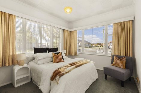 Photo of property in 100 Yule Street, Lyall Bay, Wellington, 6022