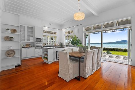 Photo of property in 36 Oxford Terrace, Devonport, Auckland, 0624