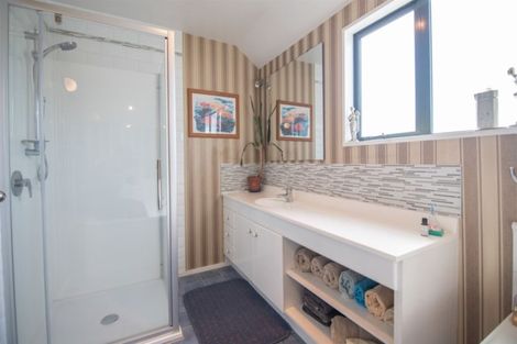 Photo of property in 165 Peverel Street, Riccarton, Christchurch, 8041