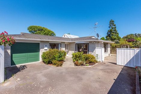 Photo of property in 29 Rosebank Grove, Waikanae, 5036