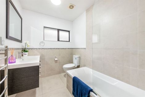 Photo of property in 87b Kaurilands Road, Titirangi, Auckland, 0604