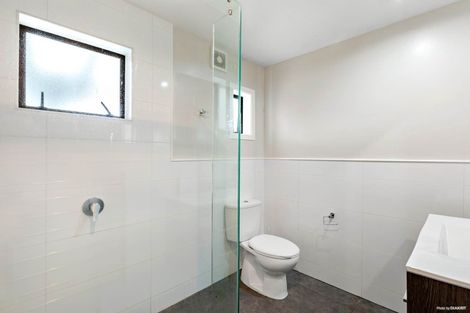 Photo of property in 48 Evans Road, Glen Eden, Auckland, 0602