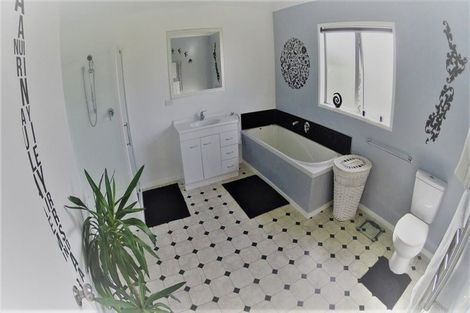 Photo of property in 40 Hobart Drive, Spotswood, New Plymouth, 4310