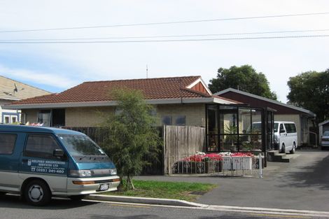 Photo of property in 2/121 Osborne Street, Waltham, Christchurch, 8011