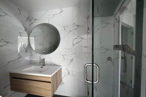 Photo of property in 21 Divich Avenue, Te Atatu South, Auckland, 0610