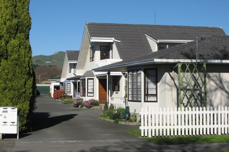 Photo of property in 1/37 Middle Road, Havelock North, 4130