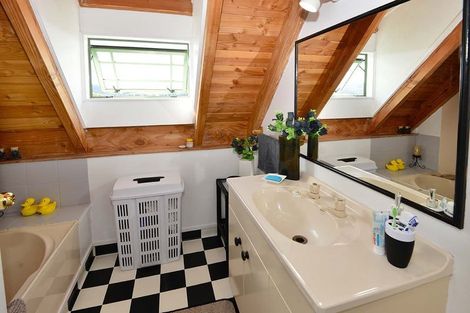 Photo of property in 12 Rautawhiri Road, Helensville, 0800