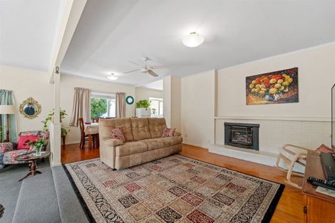 Photo of property in 27 Camelot Place, Glenfield, Auckland, 0629