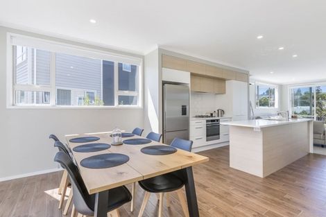 Photo of property in 101 Karepiro Drive, Stanmore Bay, Whangaparaoa, 0932