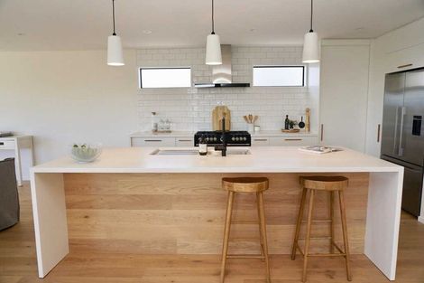 Photo of property in 27 Cannon Hill Crescent, Mount Pleasant, Christchurch, 8081