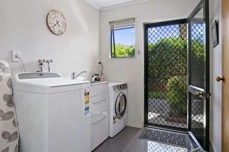 Photo of property in 24 Taylor Street, Cambridge, 3434