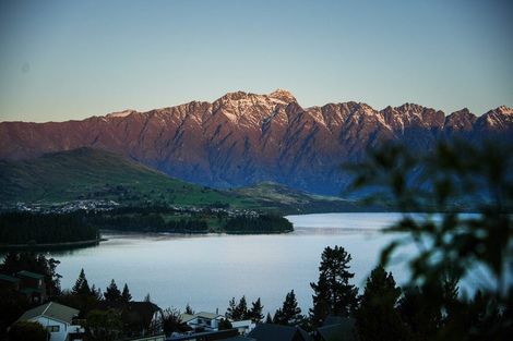 Photo of property in 6 Aspen Grove, Fernhill, Queenstown, 9300