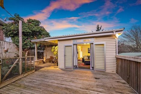 Photo of property in 25 Crompton Road, Massey, Auckland, 0614