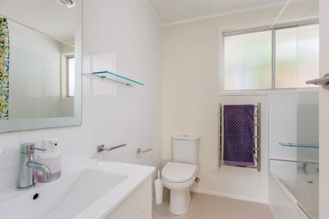 Photo of property in 1/120 Verran Road, Birkdale, Auckland, 0626