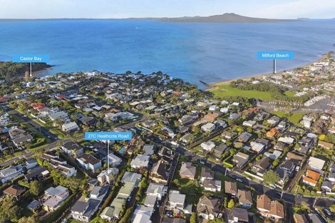 Photo of property in 27c Heathcote Road, Castor Bay, Auckland, 0620